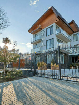 Отель Hills Polyana Hotel в Ялте