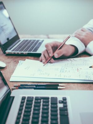 Зарабатывайте с нашей партнерской программой в категории Бухгалтерские услуги